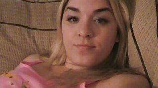 हा उत्तेजक 3some अश्लील व्हिडिओ तुम्हाला वेड लावेल कारण चिक खूप गरम आणि कामुक आहे. तिचे दोन्ही खोल आणि घट्ट छिद्र तुम्हाला कंटाळवाणे होणार नाहीत.